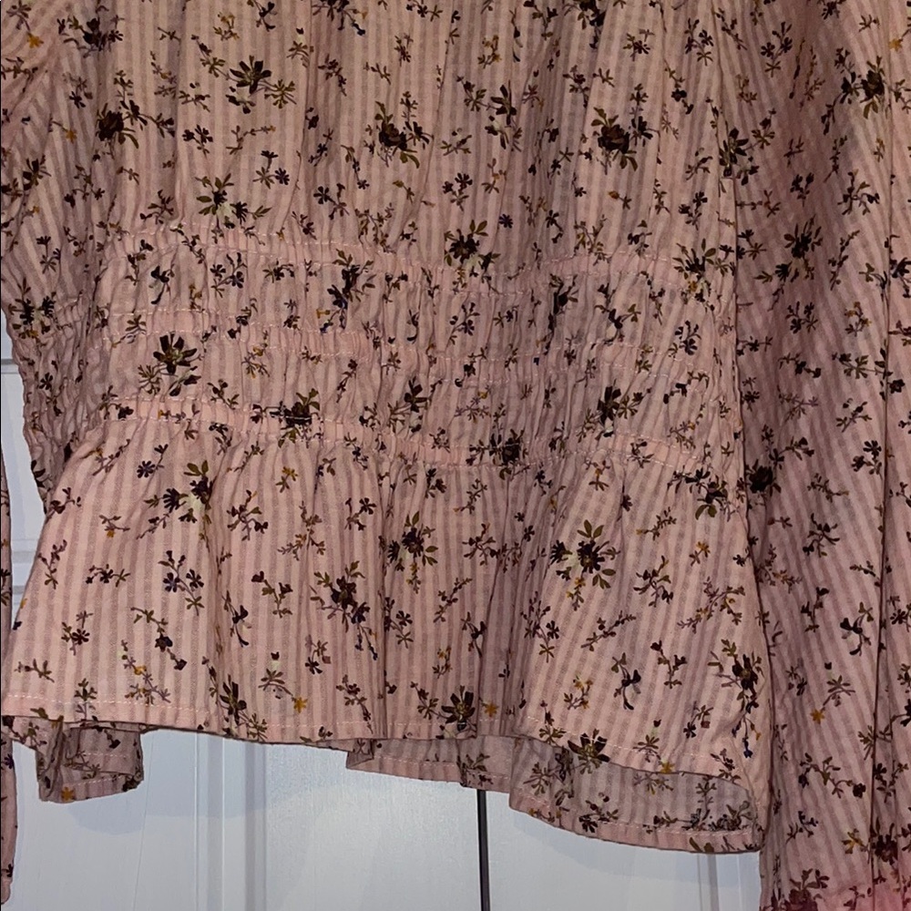 🛑SOLD🛑 Madewell Pink Smocked Blouse with 3/4 Sleeves - Picture 7 of 8